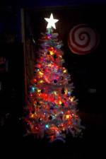 Watch O' Christmas Tree Vidbull