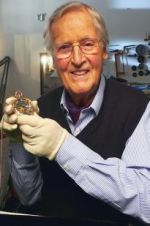 Watch The Incredible Story of Marie Antoinette\'s Watch... With Nicholas Parsons Vidbull